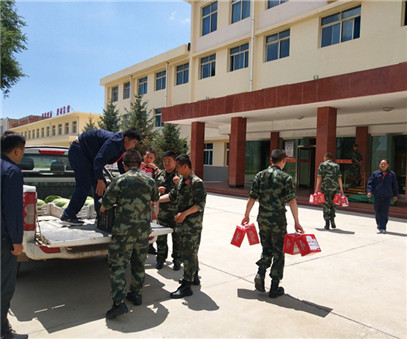 一家親│興海銅鑫慰問(wèn)部隊(duì)官兵，共話軍企團(tuán)結(jié)魚水情